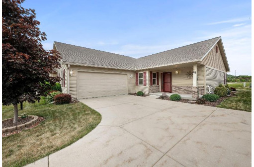 68 Berdella Court, Cross Plains, WI 53528