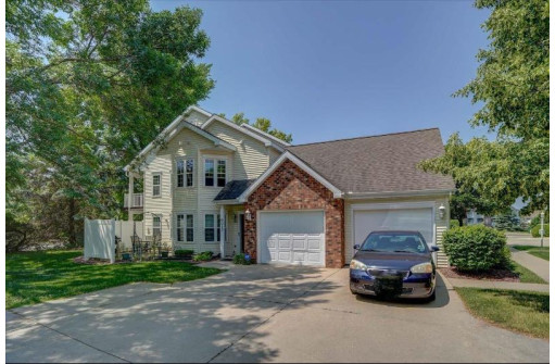 6013 Dell Drive, Madison, WI 53718