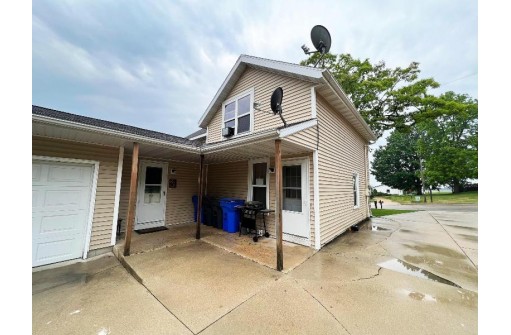 312 & 312 1/2 N Madison Street, Cambria, WI 53923