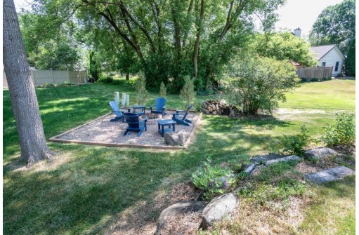 1104 Wimbleton Way, Waunakee, WI 53597