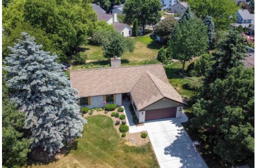 1104 Wimbleton Way, Waunakee, WI 53597