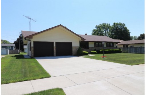 1910 N Concord Drive, Janesville, WI 53545