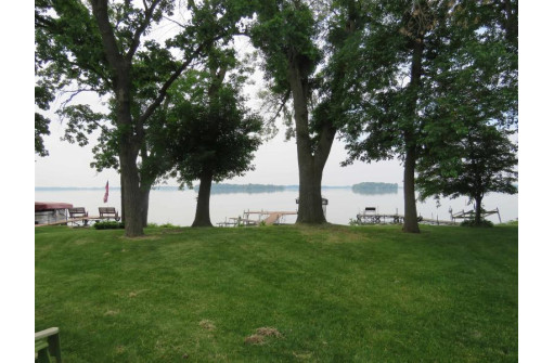 W10385 Blackhawk Trail, Fox Lake, WI 53933-0000