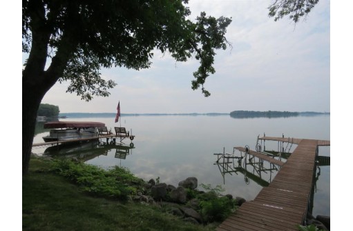 W10385 Blackhawk Trail, Fox Lake, WI 53933-0000