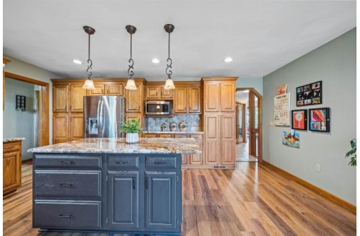 1851 Barrington Drive, Sun Prairie, WI 53590