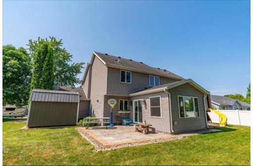 957 Red Tail Ridge, Oregon, WI 53575