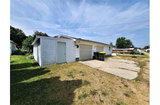 613 E Amelia Street, Cassville, WI 53806