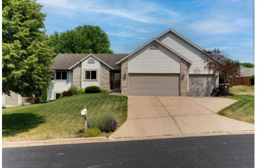 1349 Troon Drive, Sun Prairie, WI 53590