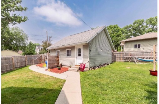 652 S Lewis Street, Columbus, WI 53925