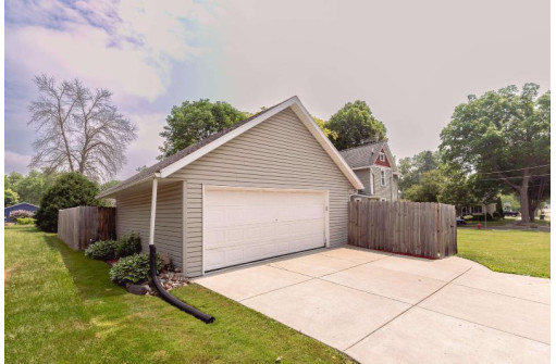 652 S Lewis Street, Columbus, WI 53925