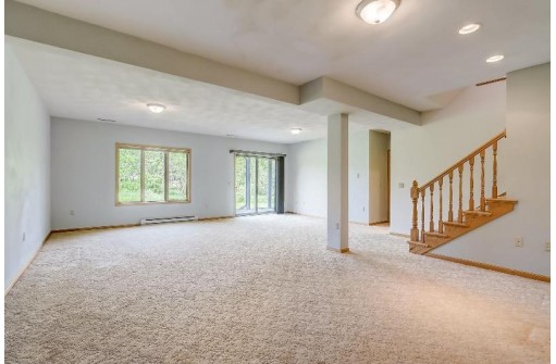 29 Village Homes Drive, Waunakee, WI 53597