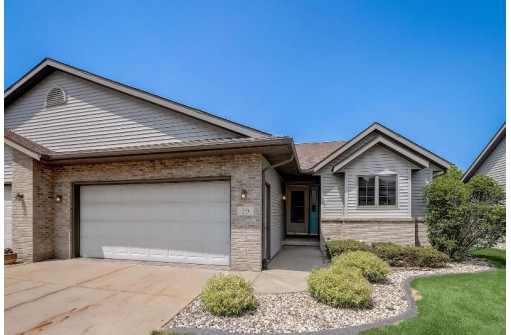 29 Village Homes Drive, Waunakee, WI 53597