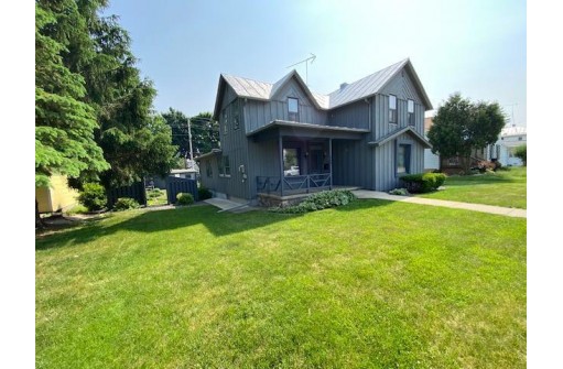 408 8th Street, Baraboo, WI 53913