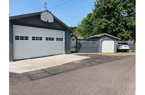 408 8th Street, Baraboo, WI 53913