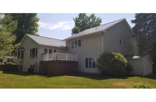 1445 Country Club Court, Platteville, WI 53818