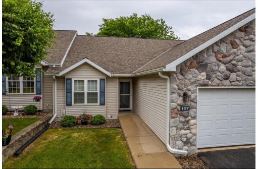 107 N Musket Ridge Drive, Sun Prairie, WI 53590