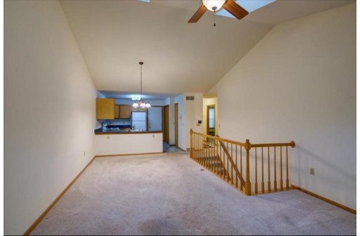 107 N Musket Ridge Drive, Sun Prairie, WI 53590