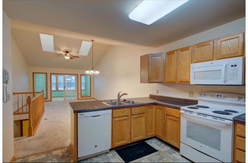 107 N Musket Ridge Drive, Sun Prairie, WI 53590