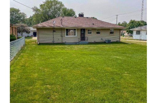 811 Fairfield Drive, Beaver Dam, WI 53916