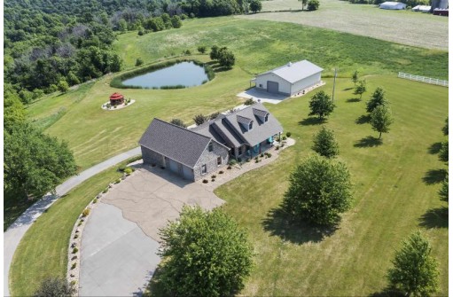 5069 Schaefer Lane, Potosi, WI 53820