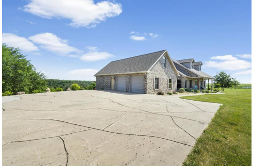 5069 Schaefer Lane, Potosi, WI 53820