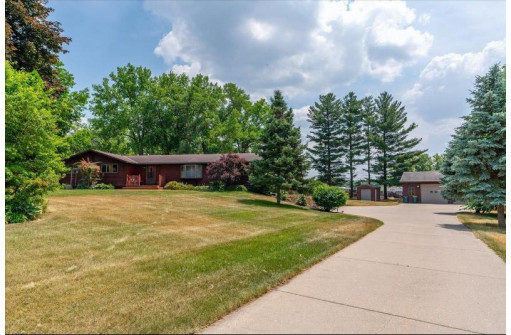 648 E Mallwood Drive, Edgerton, WI 53534