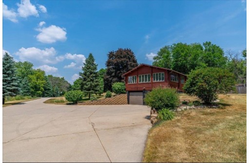 648 E Mallwood Drive, Edgerton, WI 53534