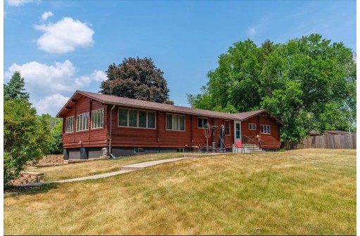 648 E Mallwood Drive, Edgerton, WI 53534