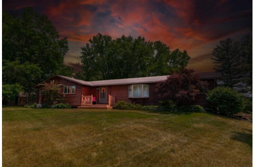 648 E Mallwood Drive, Edgerton, WI 53534