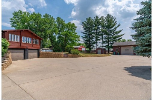 648 E Mallwood Drive, Edgerton, WI 53534