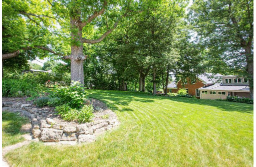 1290 Perry Drive, Platteville, WI 53818