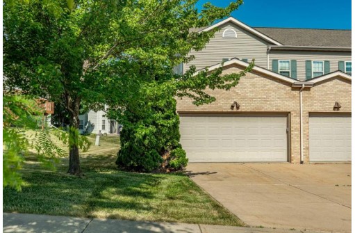 572 N Westmount Drive, Sun Prairie, WI 53590