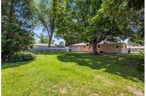 1712 N Harmony Drive, Janesville, WI 53545-0914