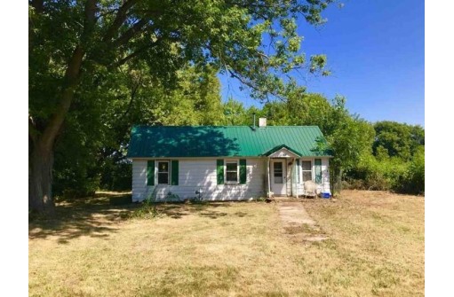 1915 Man Mound Road, Baraboo, WI 53913