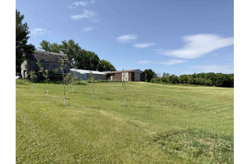 W11810 County Road F, Randolph, WI 53956