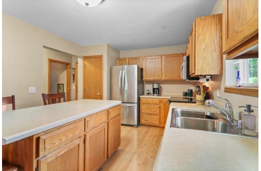 100 Stonefield Circle, Mount Horeb, WI 53572