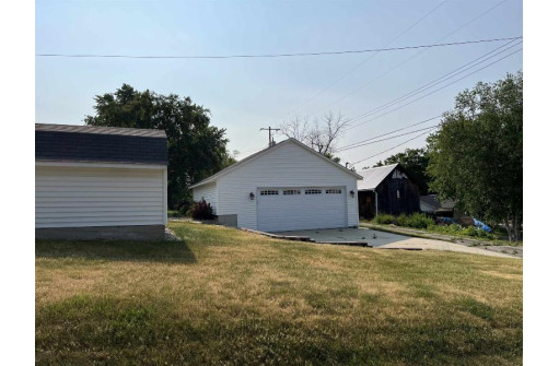 1003 Prospect Avenue, Portage, WI 53901