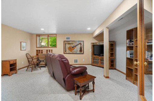 2104 Westchester Road, Fitchburg, WI 53711