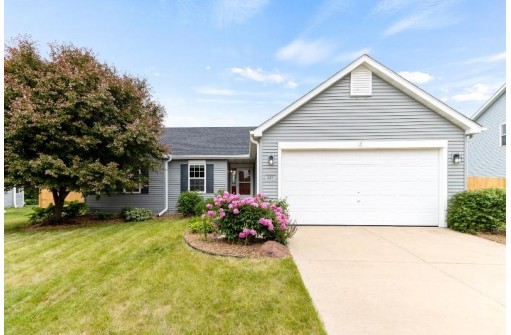 221 Brookstone Drive, Lake Mills, WI 53551