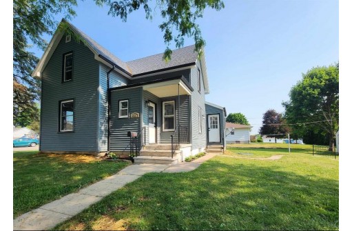 321 W Roosevelt Street, Cuba City, WI 53807