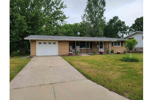 714 E Chestnut Street, Pardeeville, WI 53954