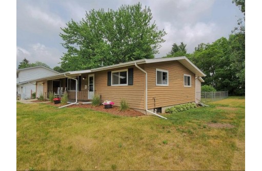 714 E Chestnut Street, Pardeeville, WI 53954