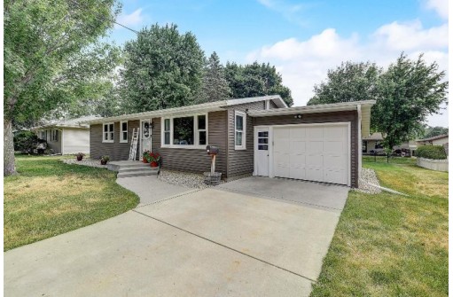 240 7th Street, Prairie Du Sac, WI 53578