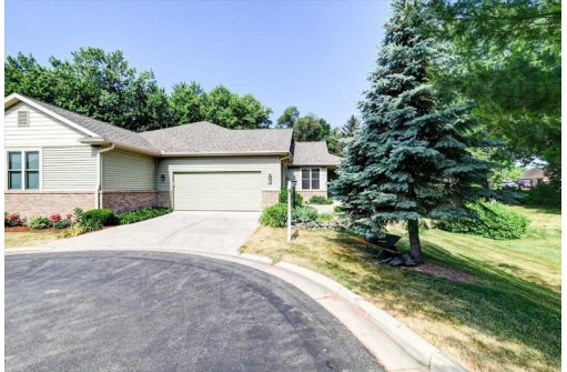 71 Berdella Court, Cross Plains, WI 53528