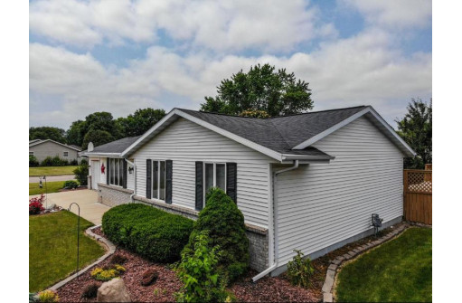 2803 Lucerne Drive, Janesville, WI 53545