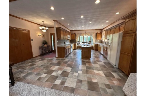 S670 Oak Hill Lane, Wisconsin Dells, WI 53965