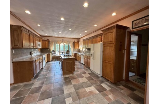 S670 Oak Hill Lane, Wisconsin Dells, WI 53965