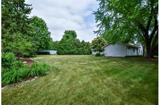 6412 Crestwood Circle, McFarland, WI 53558