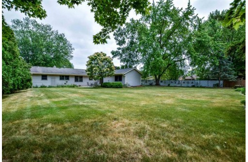 6412 Crestwood Circle, McFarland, WI 53558