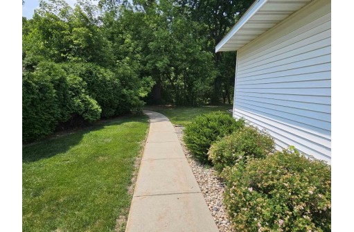 105 Berkley Boulevard, Baraboo, WI 53913